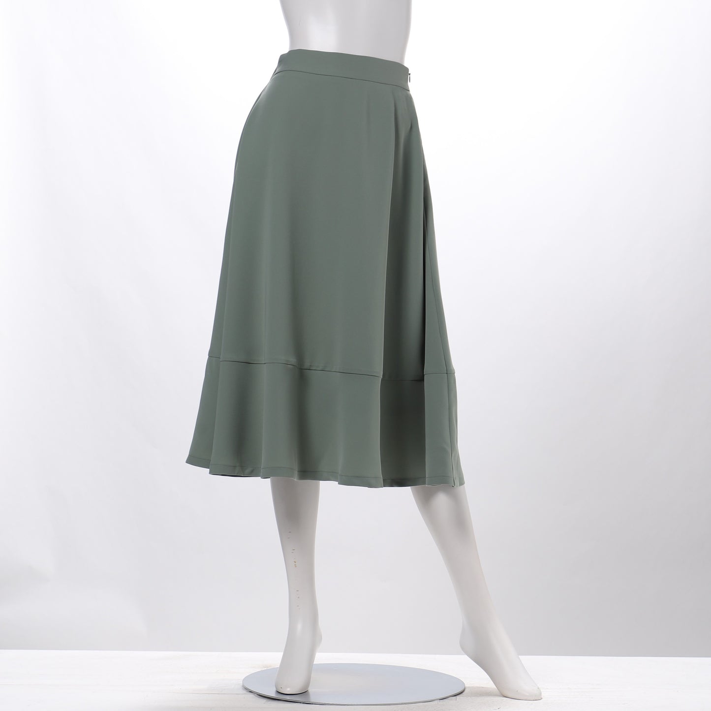 切り替えデザインフレアスカート