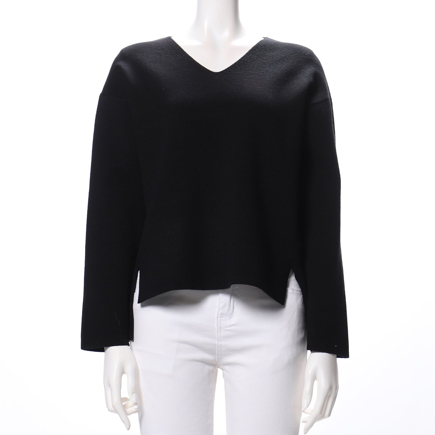 サイドスリット入りVネックニット