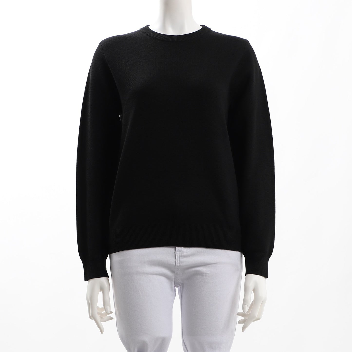 シンプルクルーネックニット