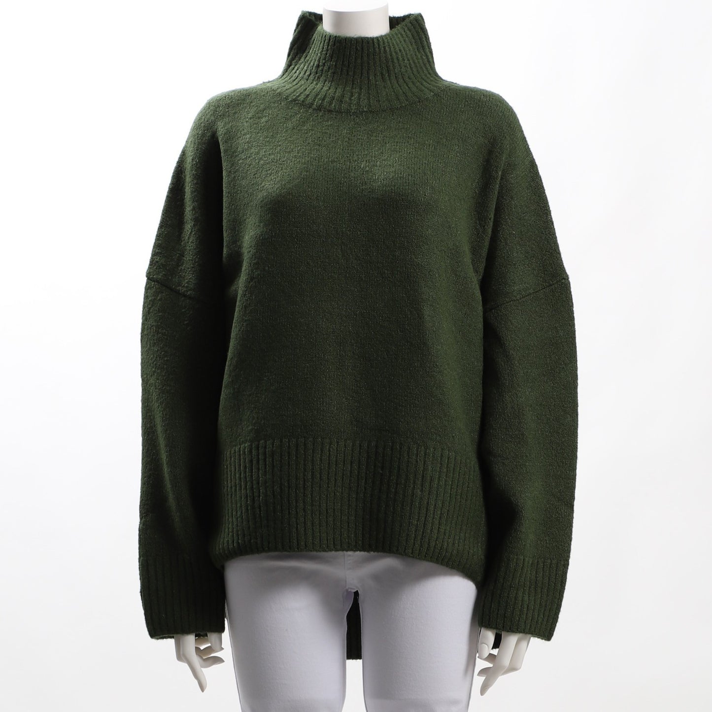 ルースシルエットハイネックニット