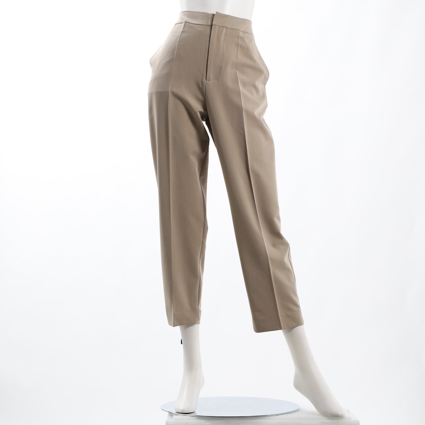 センタープレステーパードパンツ