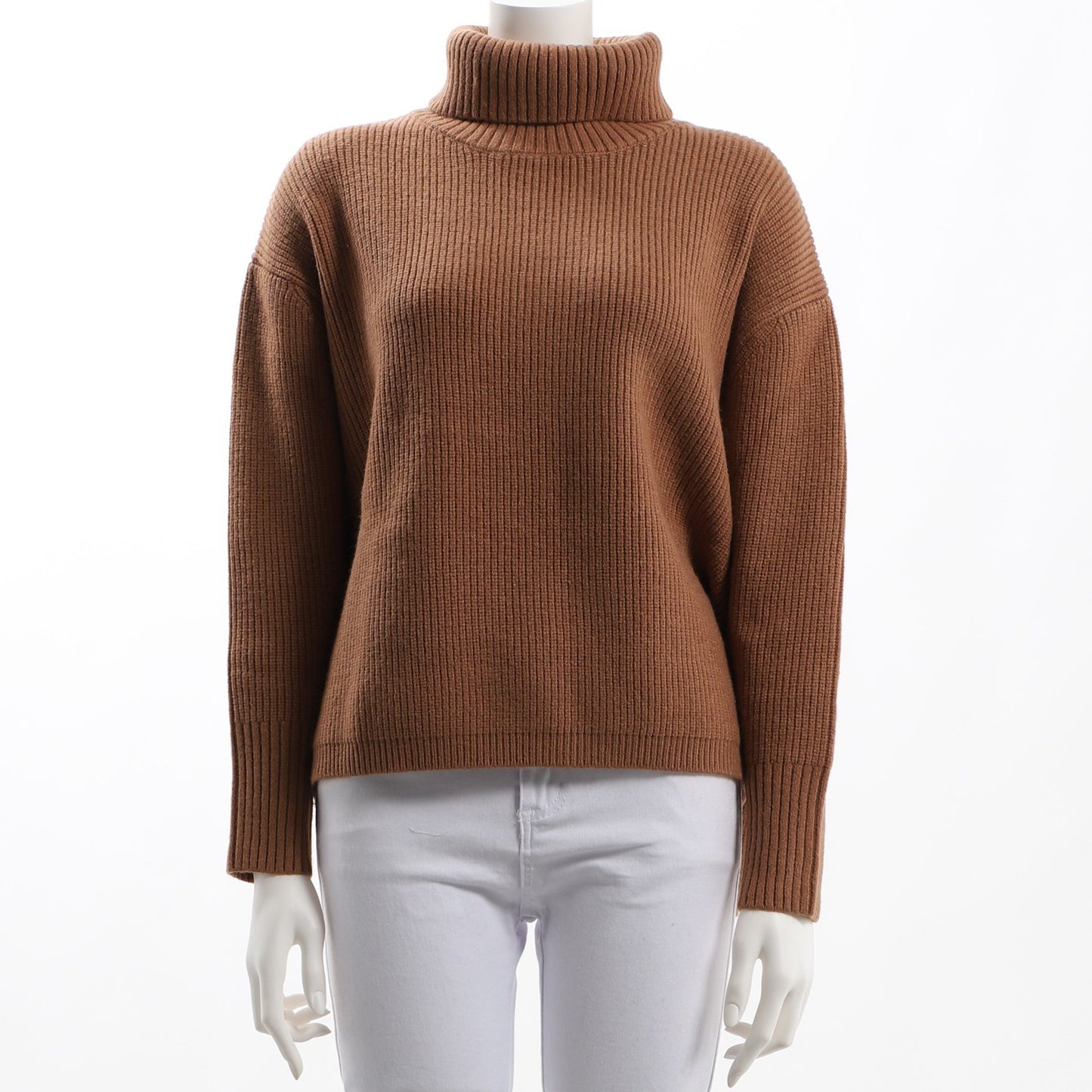 ドロップショルダーミドルゲージタートルネックニット