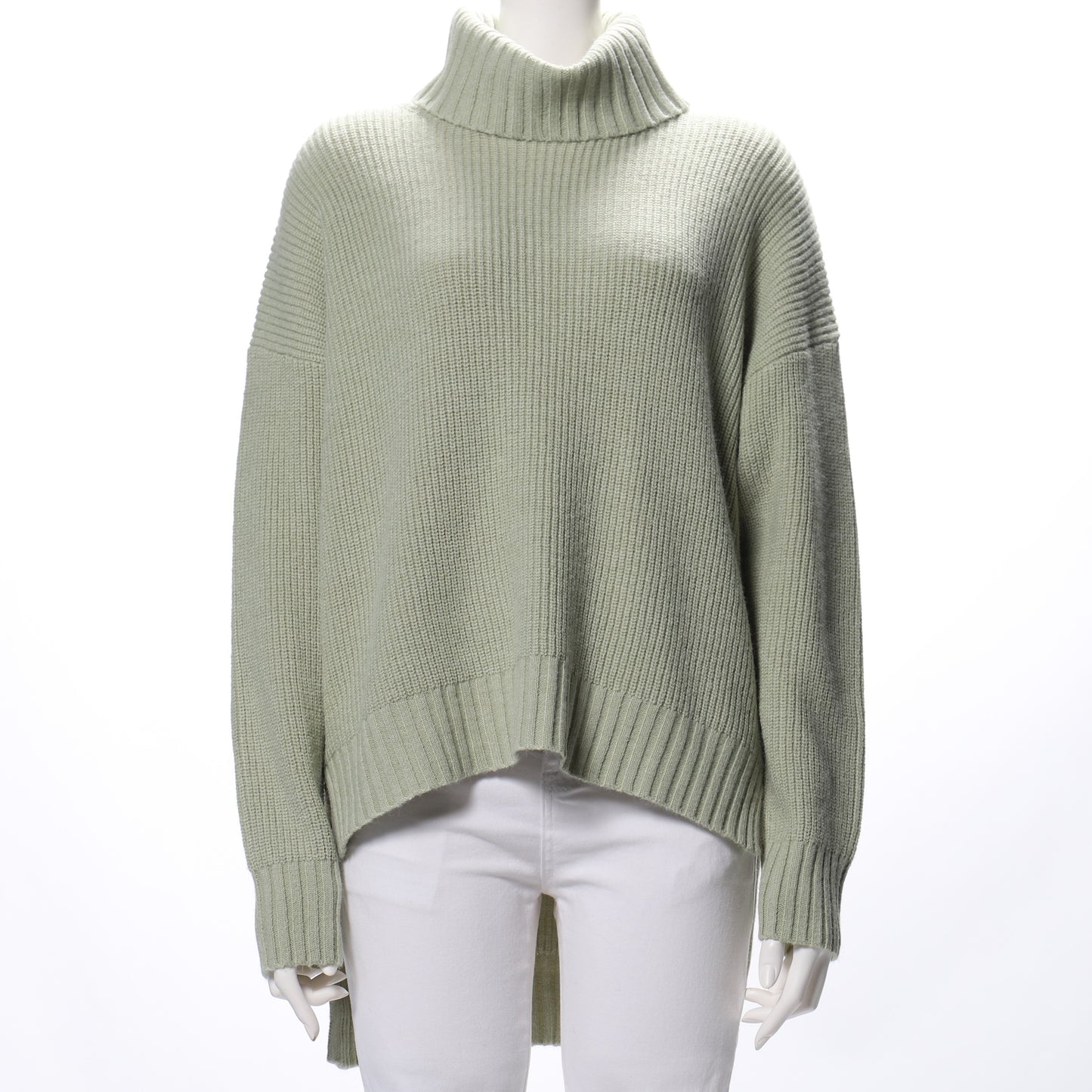 バックテールタートルネックニット