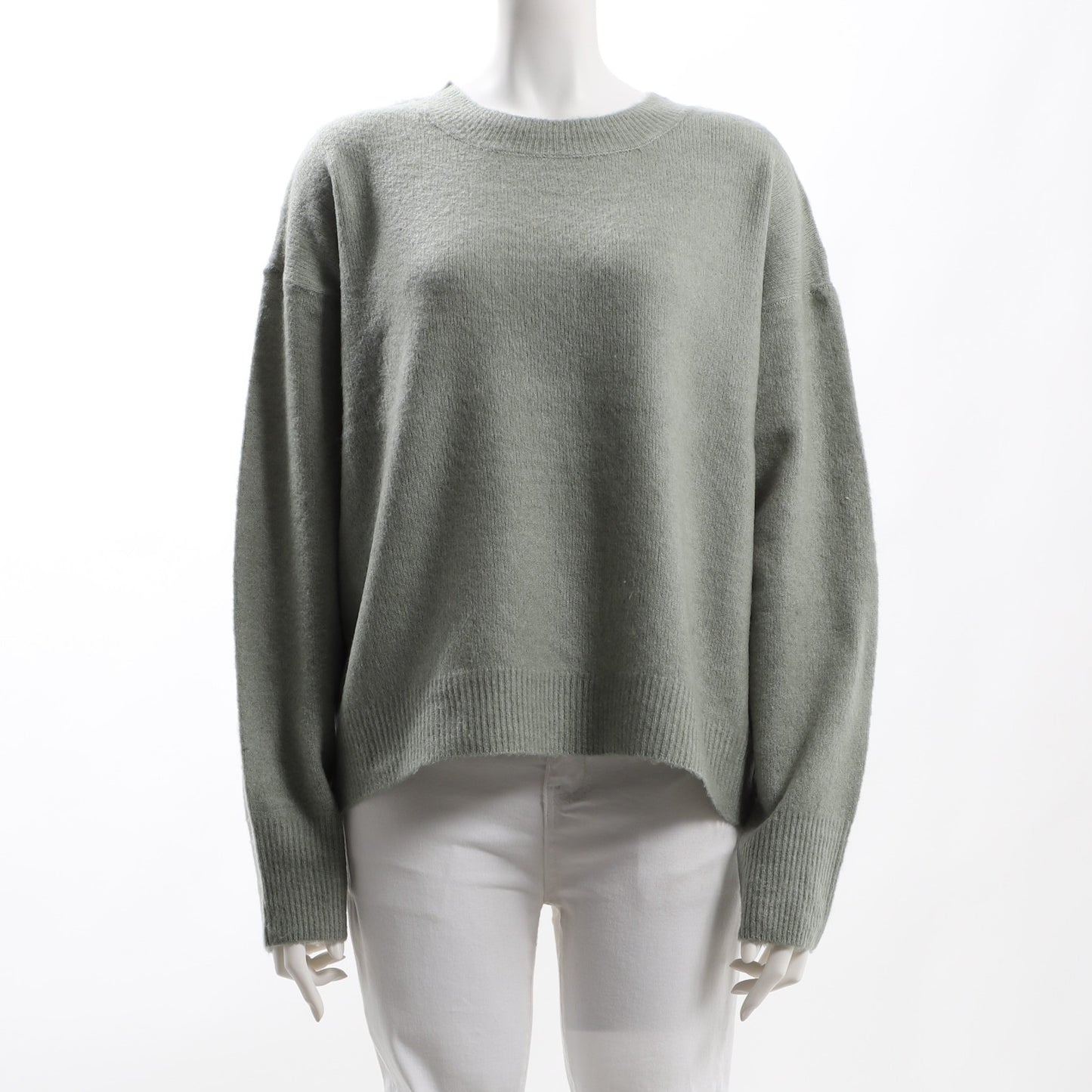 ドロップショルダークルーネックニット