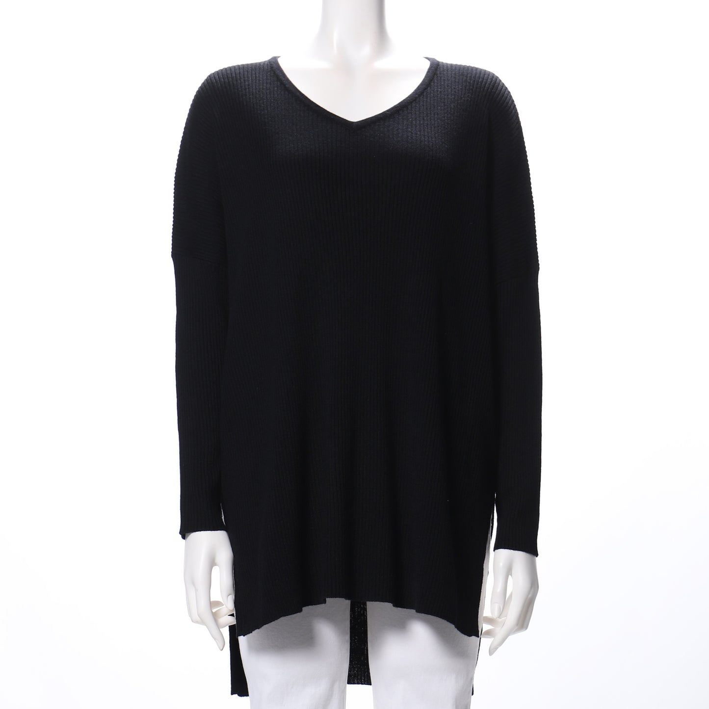 バックテールデザインVネックニット