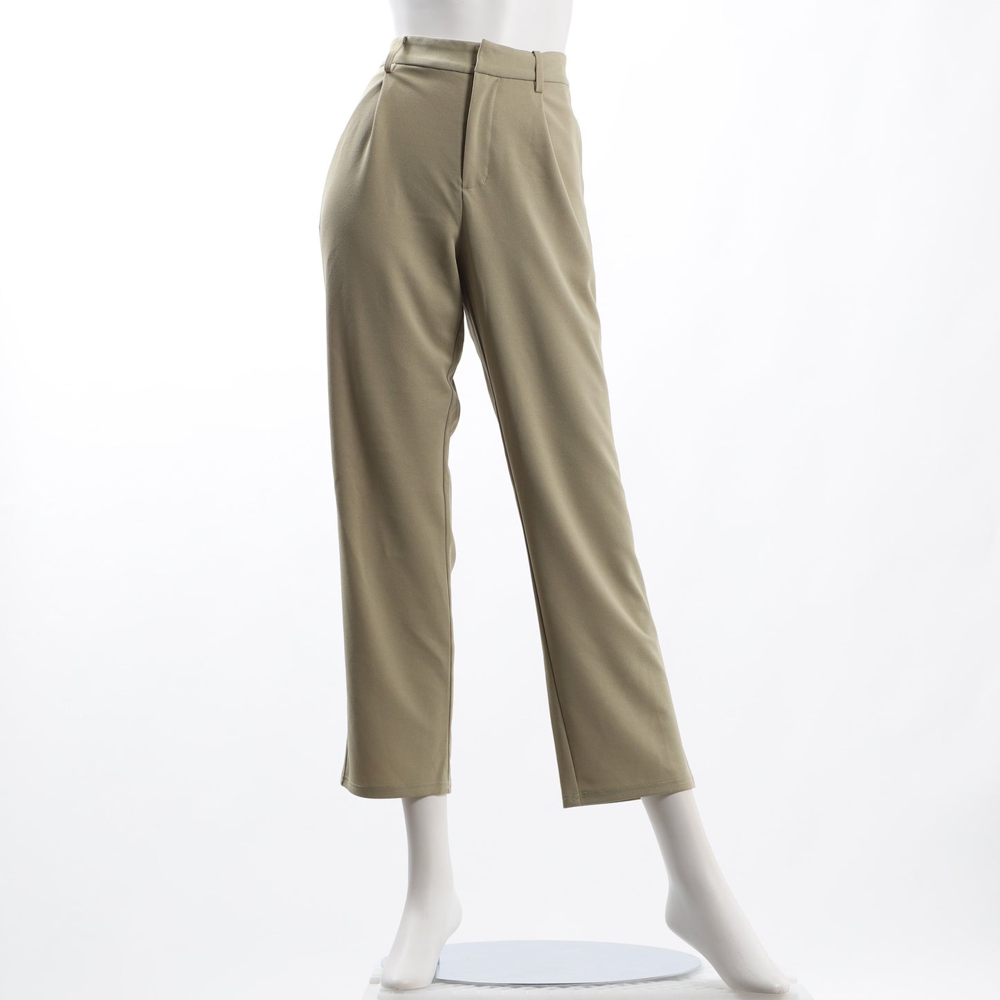 シンプルデザインテーパードパンツ