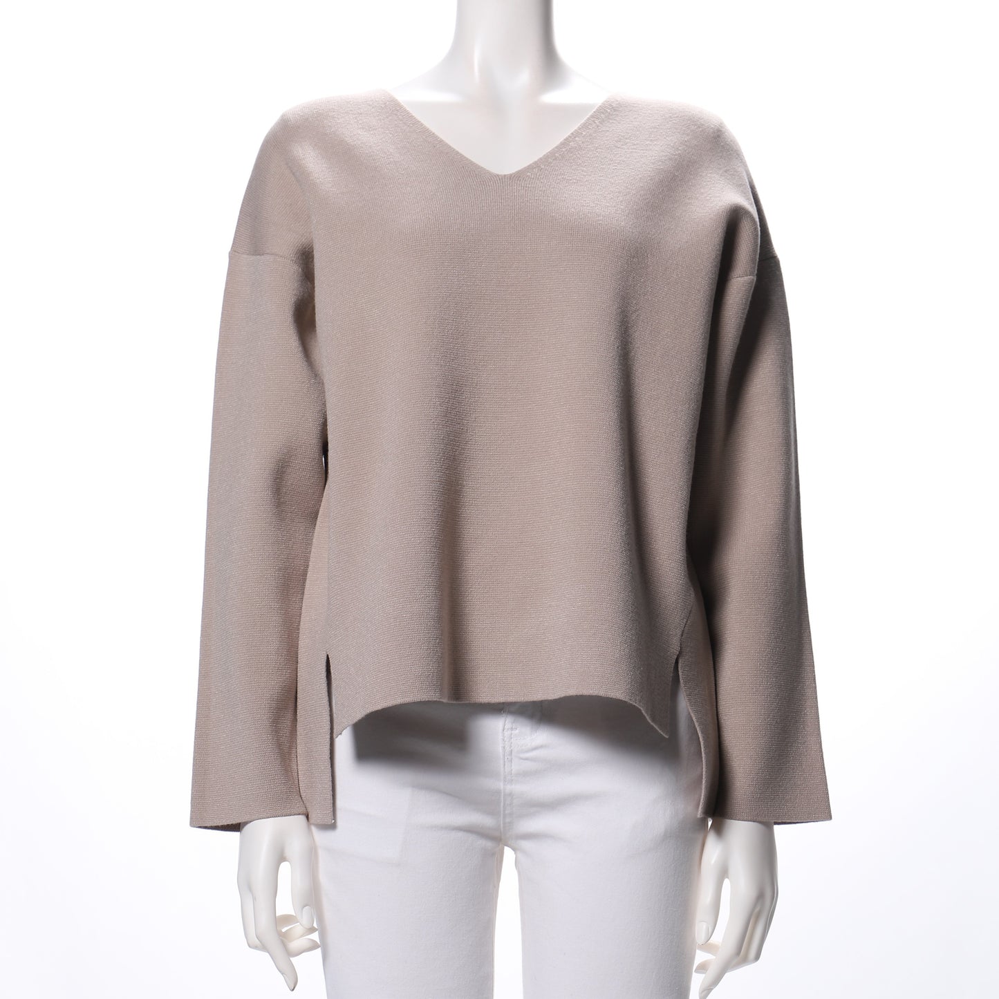 サイドスリット入りVネックニット