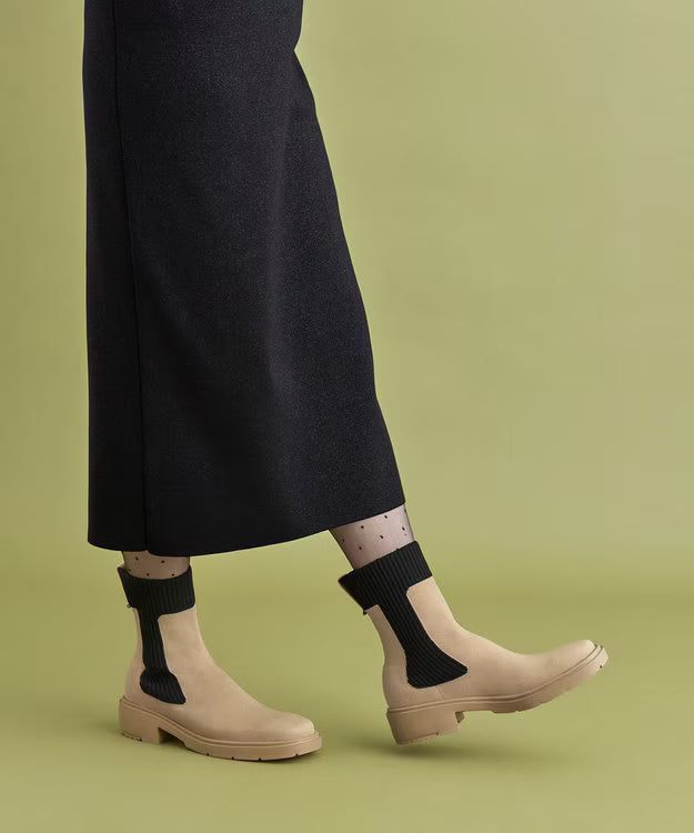 サイドゴアブーツ【ベージュ×ブラック】