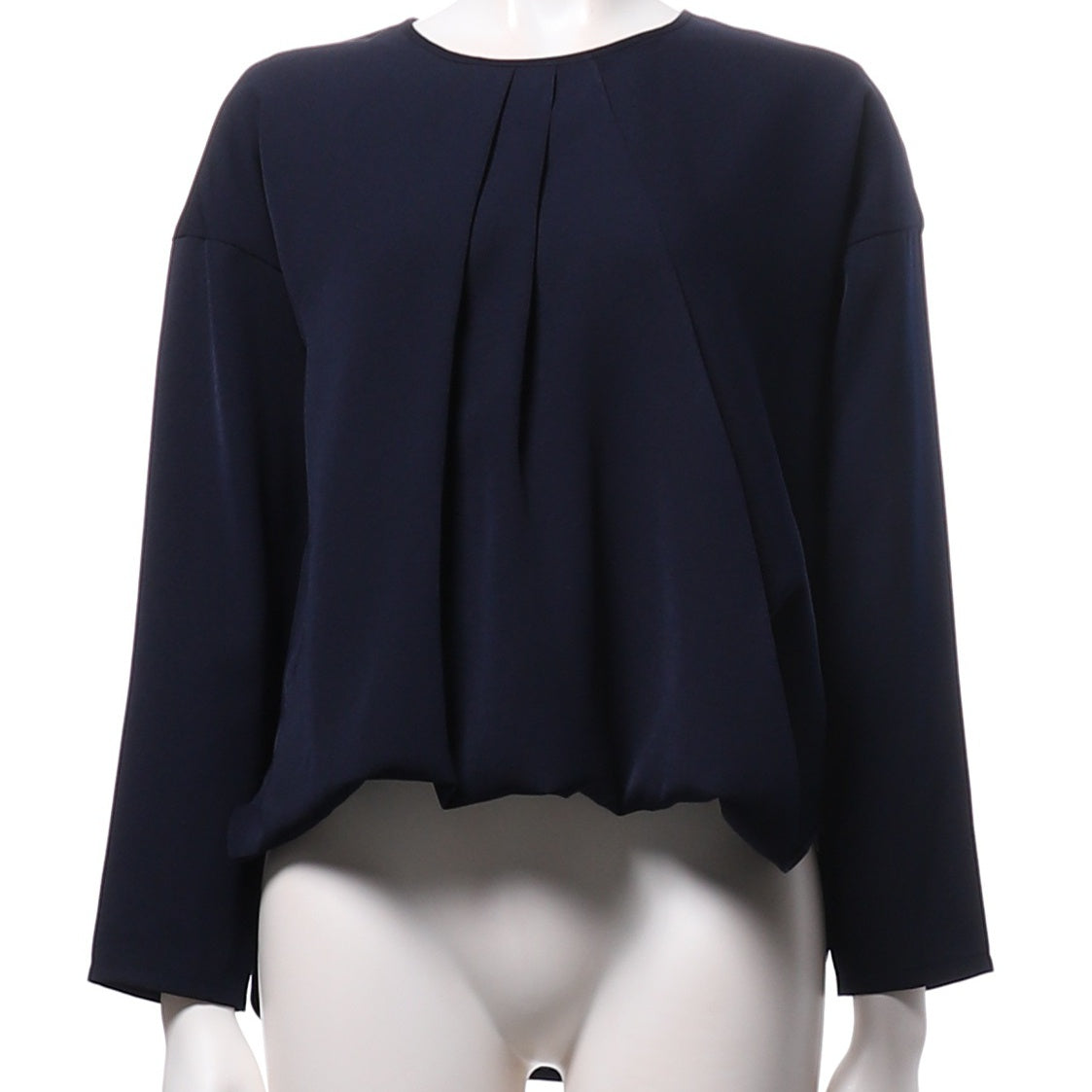 タックネックブラウス