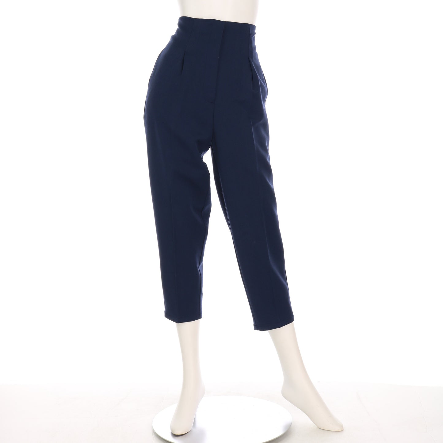 後ろベルトテーパードパンツ