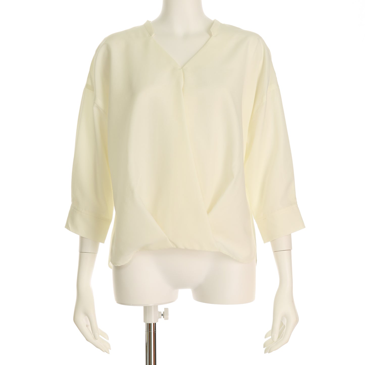 タック入りVネックブラウス