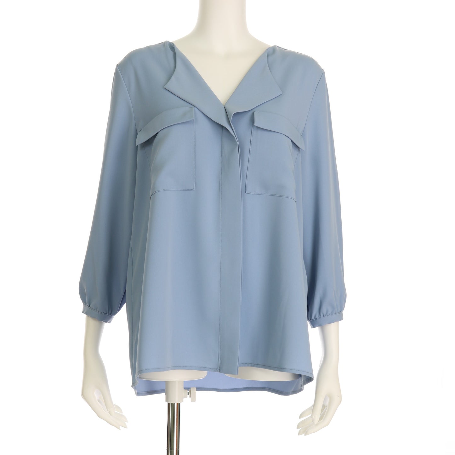 フラップポケット付きオープンフロントブラウス