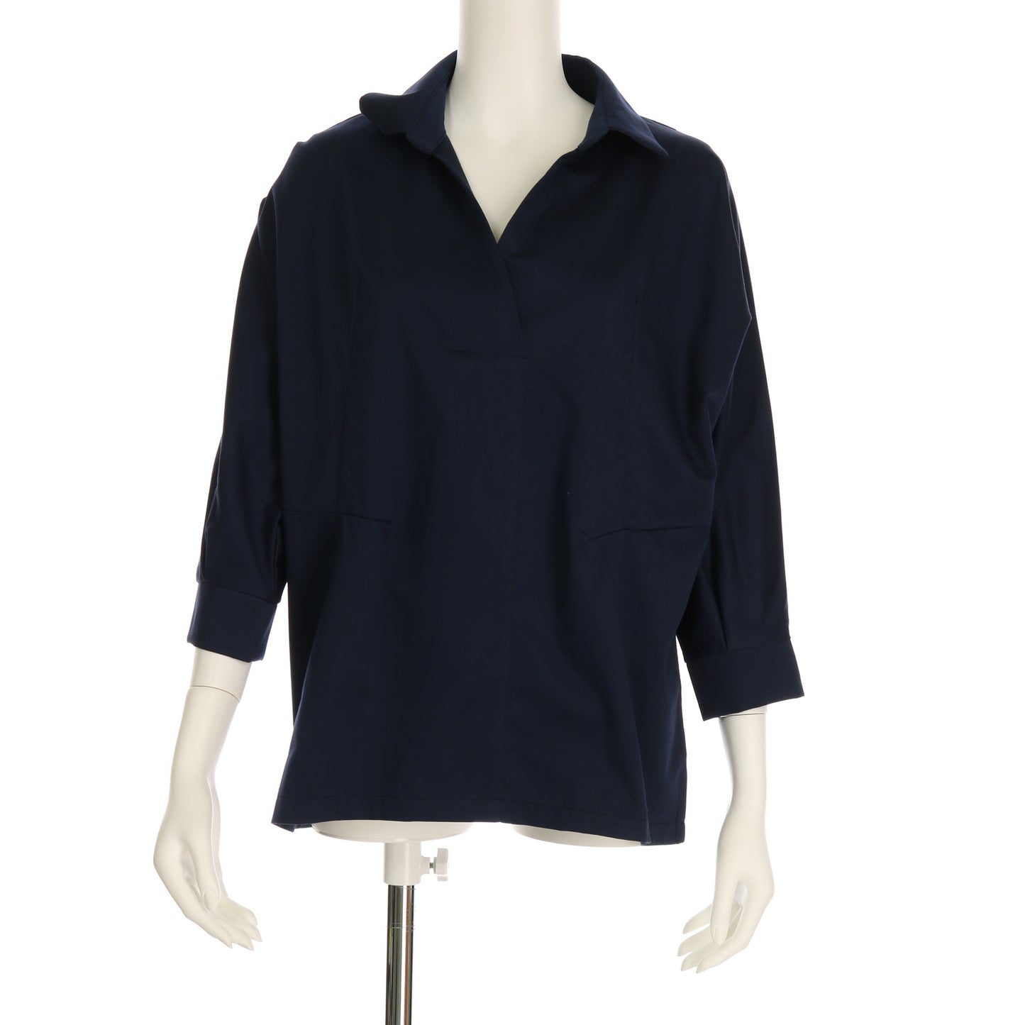 ざっくり開きVネックシャツ