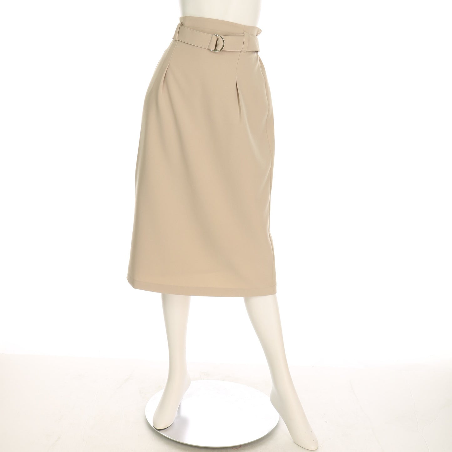 Dカンベルト付きタック入りタイトスカート