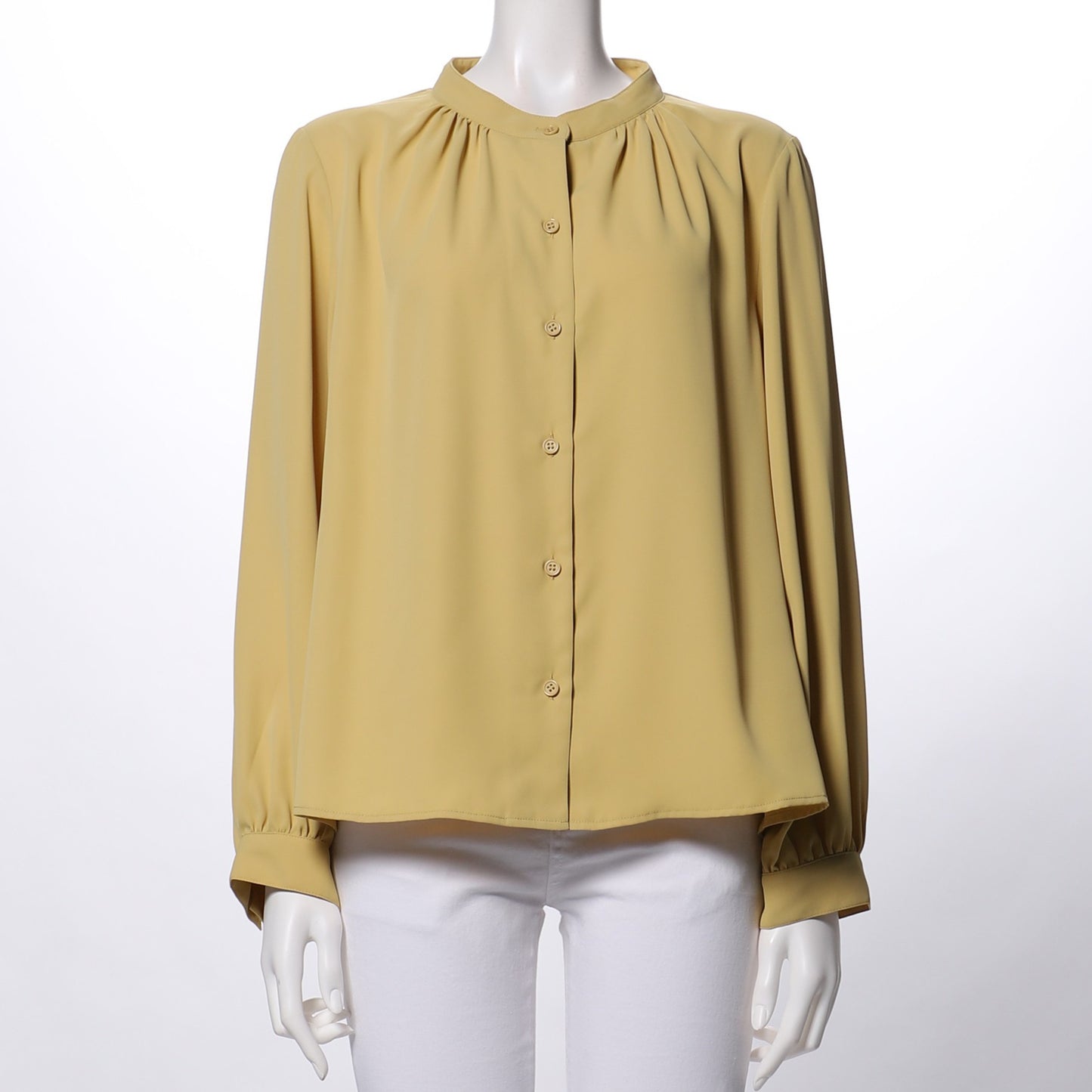 クルーネックギャザーフロントボタンブラウス