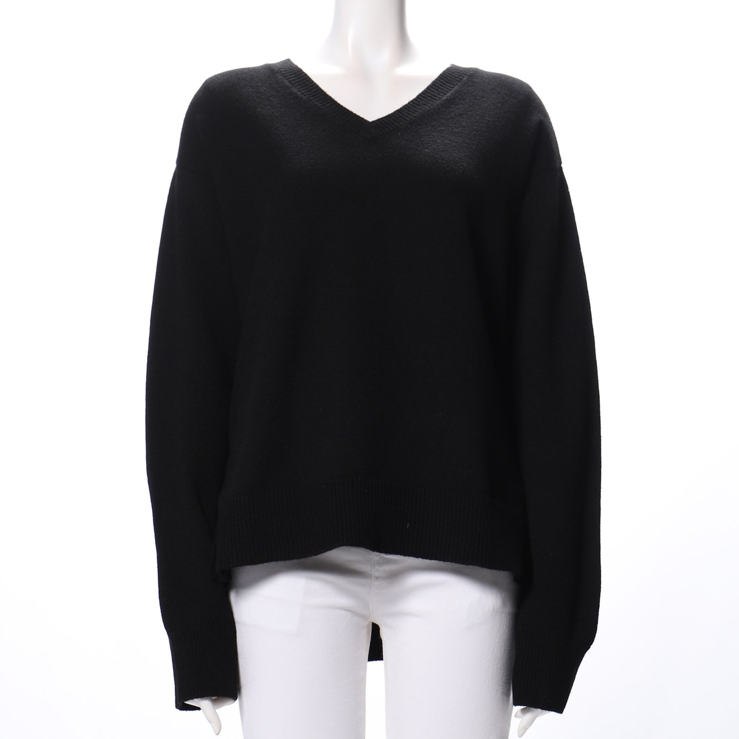 バックテールVネックニット