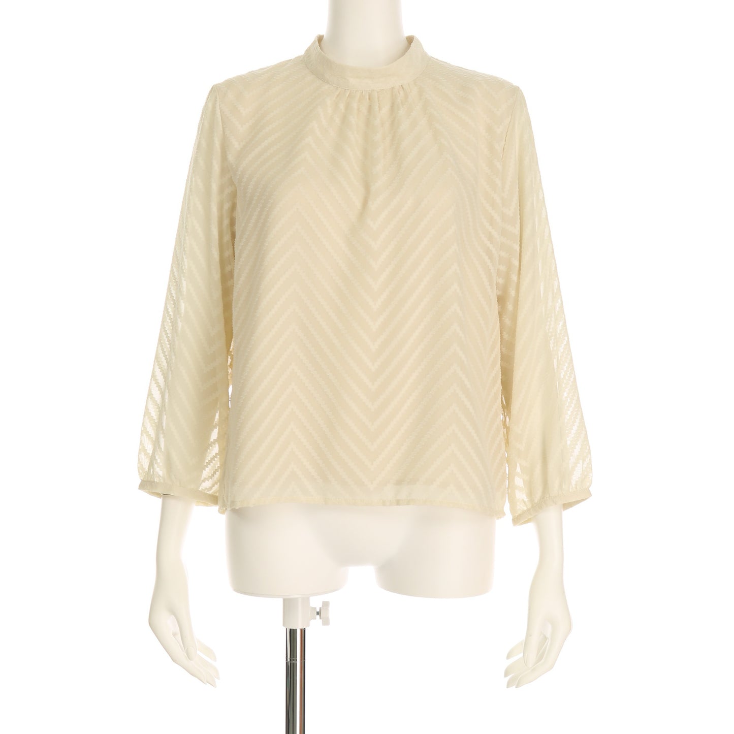 透け感のあるストライプ柄ブラウス