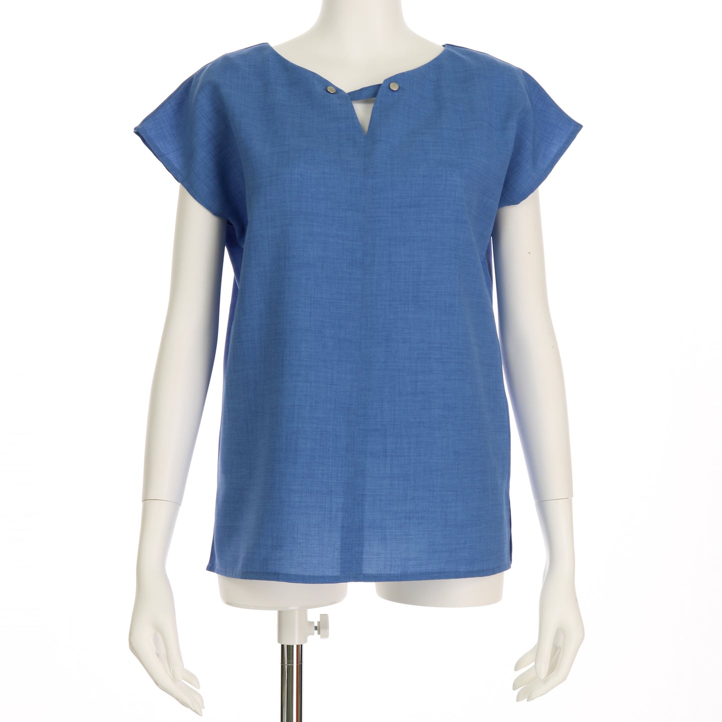 ネックラインアクセントブラウス