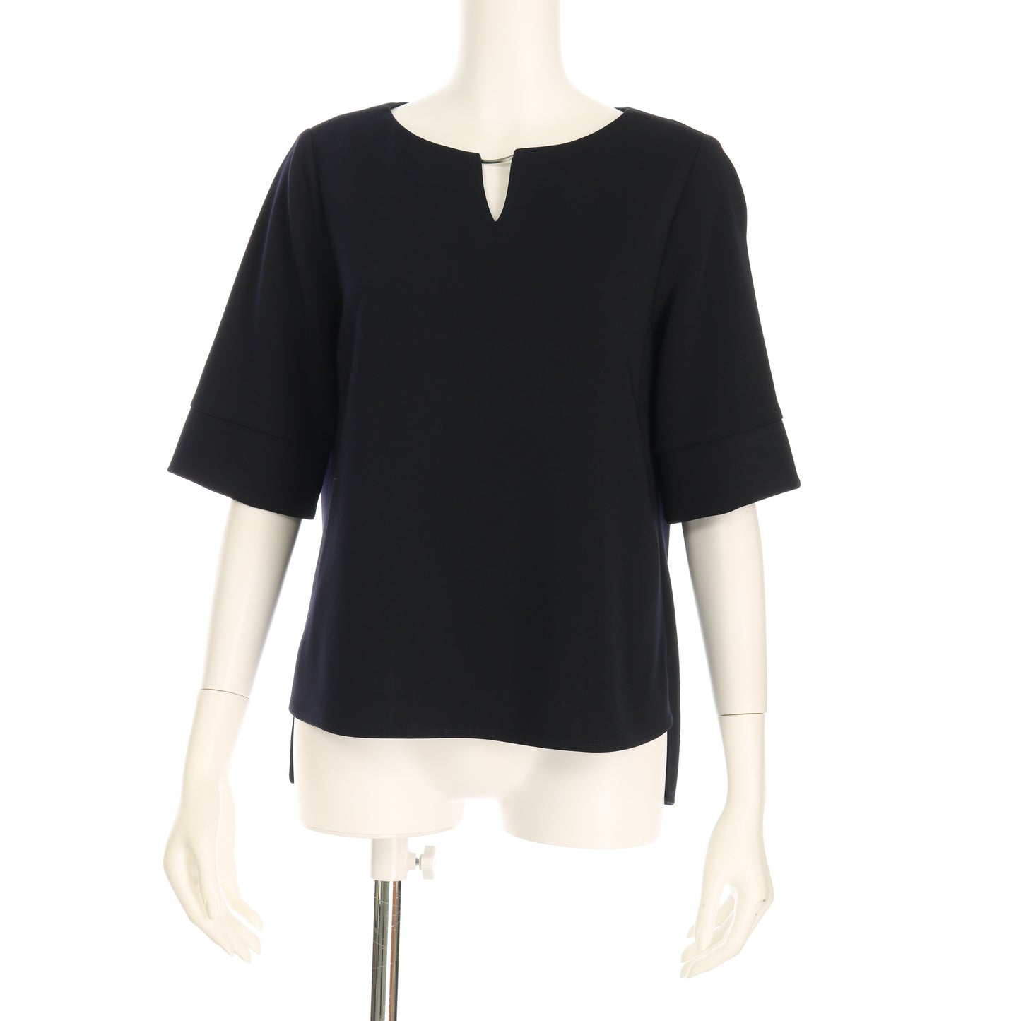 メタルパーツ付き高収縮ポリエステルブラウス