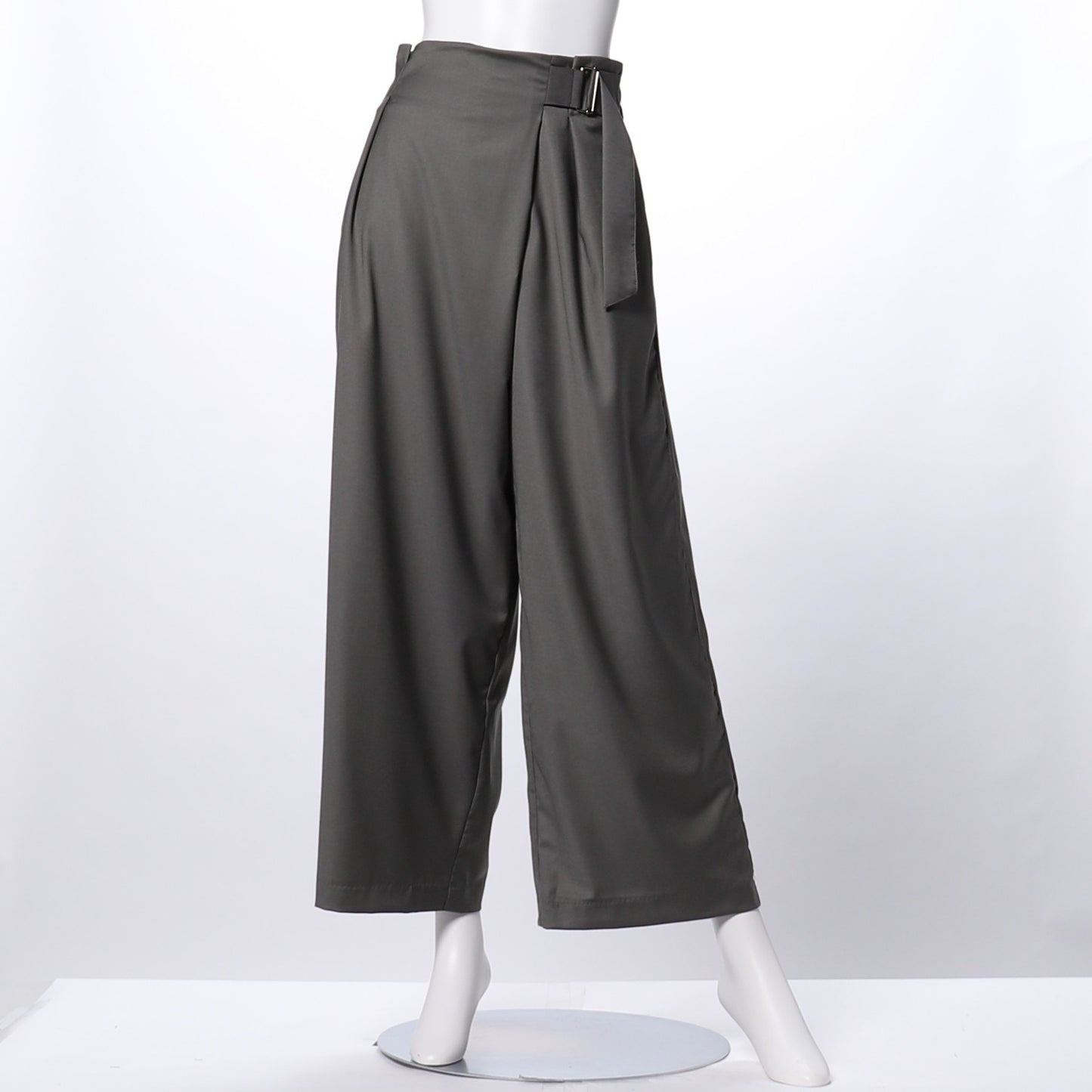 ベルト付きラップ風ワイドパンツ