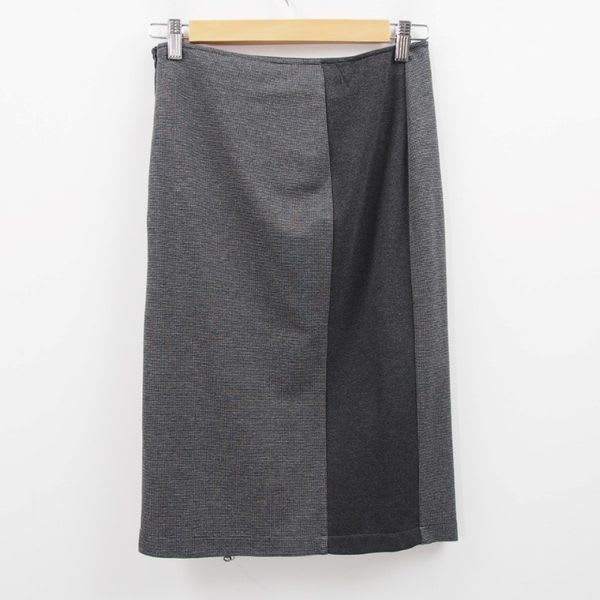 ジップ使いペンシルスカート