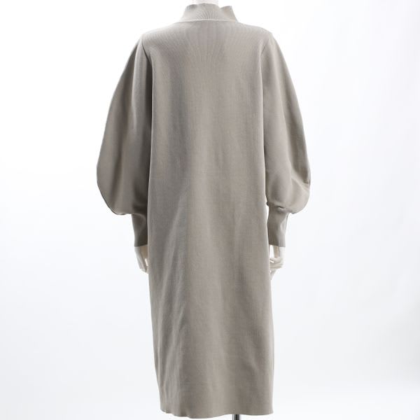 軽量ニットストレートワンピース