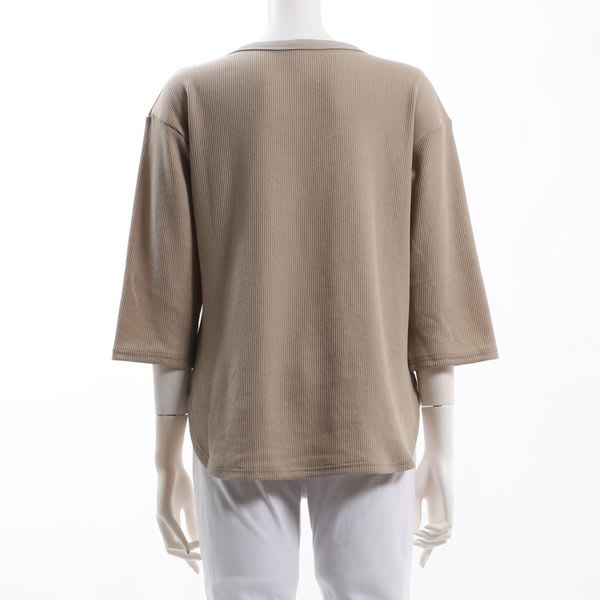 柔らかい素材のサーマルトップス