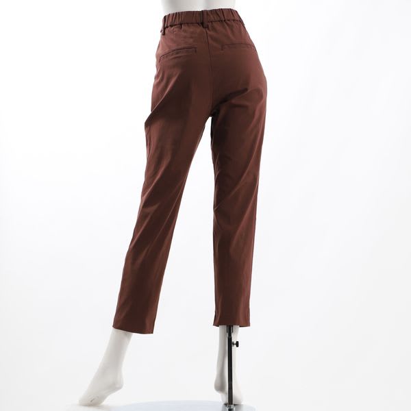 タック入りテーパードパンツ