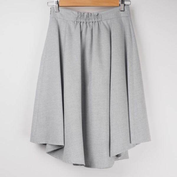 イレギュラーヘムフレアスカート
