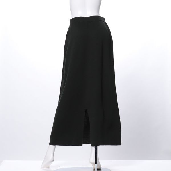 バックスリットタイトスカート