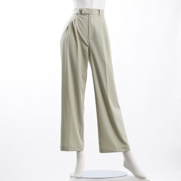 着回しやすいワイドパンツ