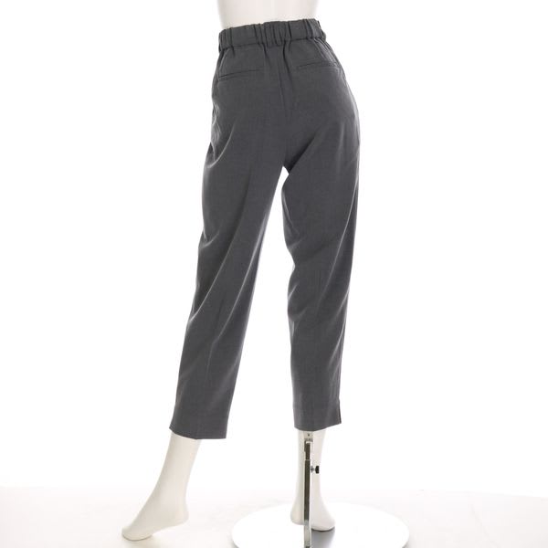 タック入りテーパードパンツ