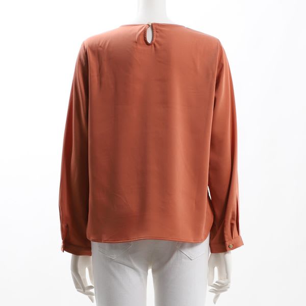 フロントタックラウンドネックブラウス