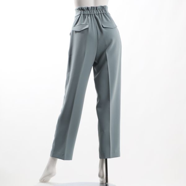 タックテーパードパンツ