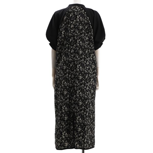 切り替えデザイン小花柄ワンピース