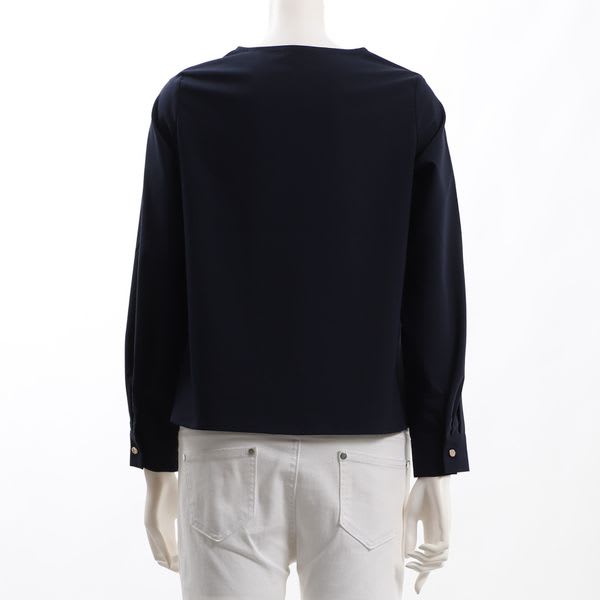 メタルパーツネックラインブラウス