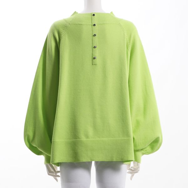 バックネックボタン付きボリュームスリーブニット