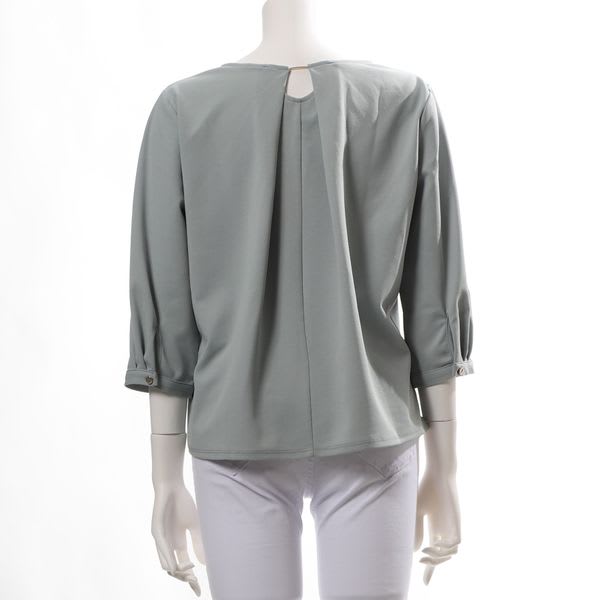 バックデザインカットソー