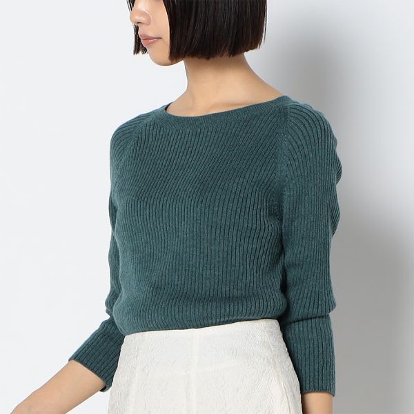 ラグランスリーブリブニット