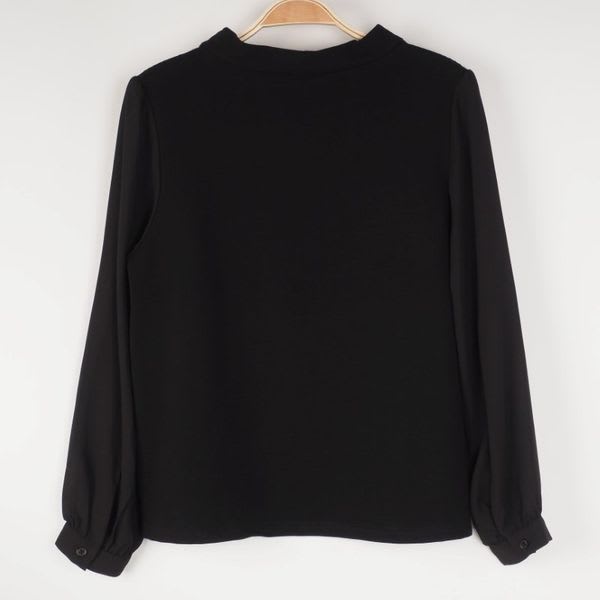 異素材使いビルドネックカットソー