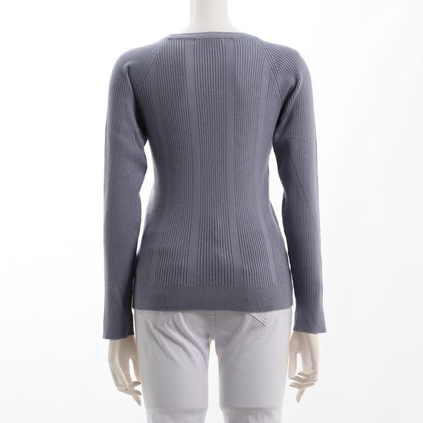 ボタンデザインリブニット