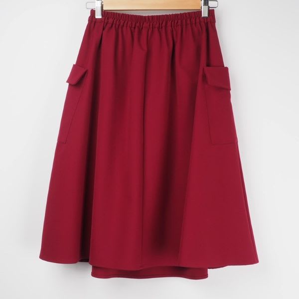 アウトポケットデザインフレアスカート