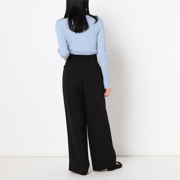 編み目ポイントVネックニット