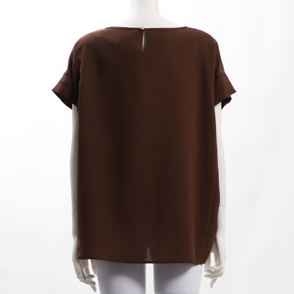 胸元カットデザインブラウス