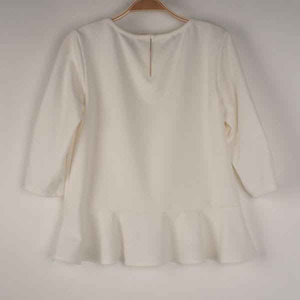 フリルデザインカットソー