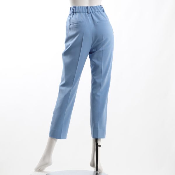 テーパードパンツ