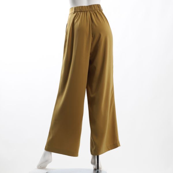 タック入りワイドパンツ