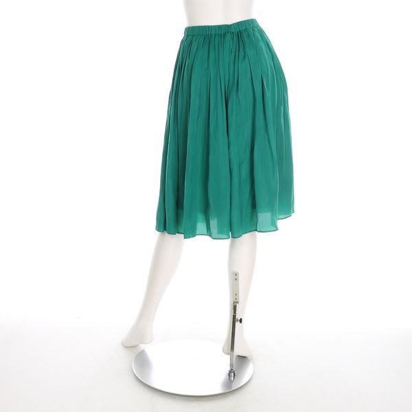 ツヤ感ギャザースカート