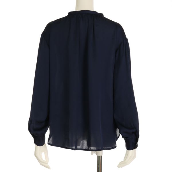 フロントボタンブラウス