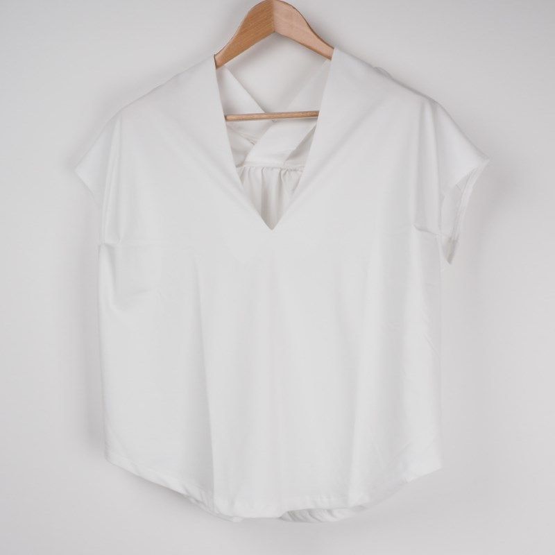 ギャザー入りバックVネックカットソー